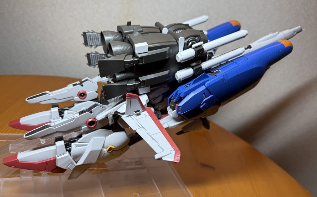 最後に最近作ったMG ヘイズル改とHG ガンダムEXを並べてみます