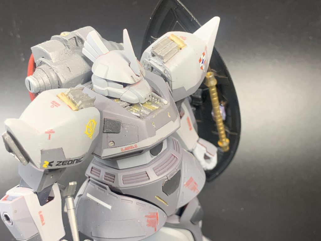 左肩にランバ・ラルのパーソナルマークが付いているのはご愛嬌という事で。(zaku-kao4)