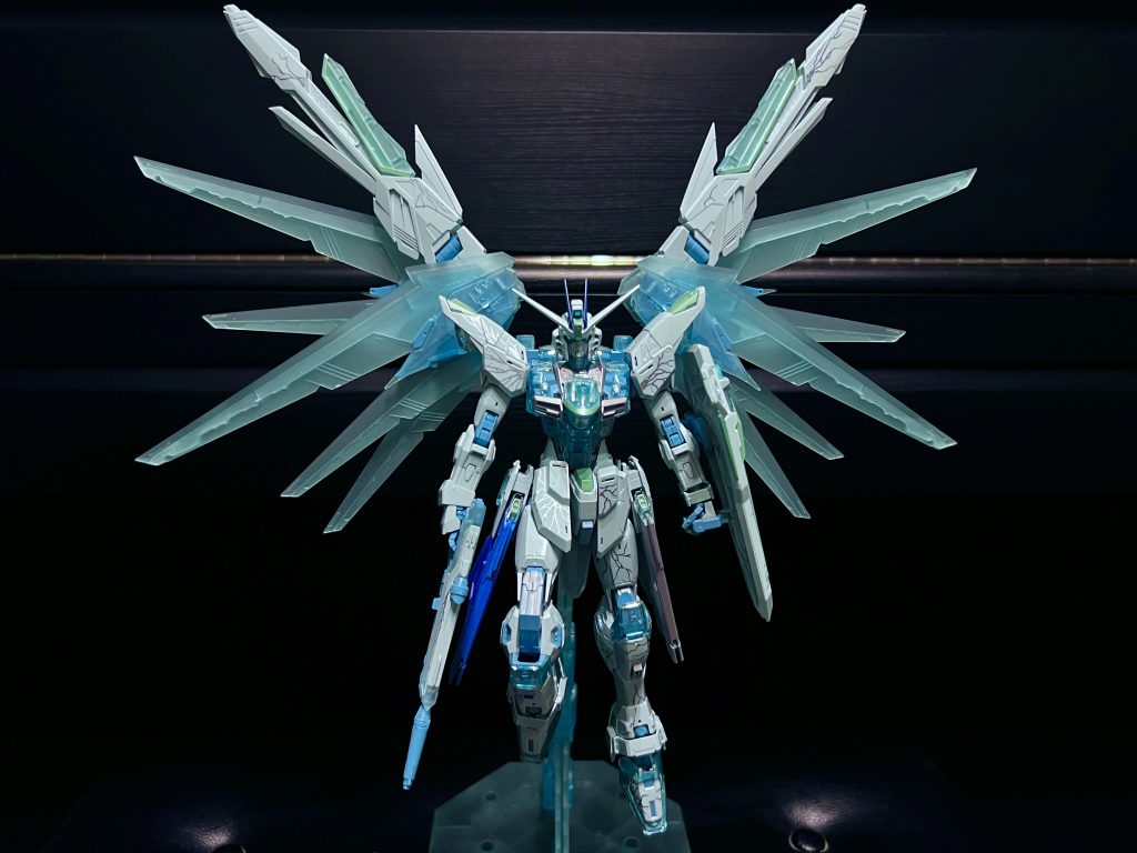フリーダムガンダム Ver.2.0 [CROSS CONTRAST COLORS / CLEAR BLUE]