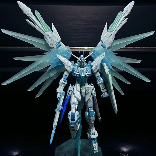 フリーダムガンダム Ver.2.0 [CROSS CONTRAST COLORS / CLEAR BLUE]