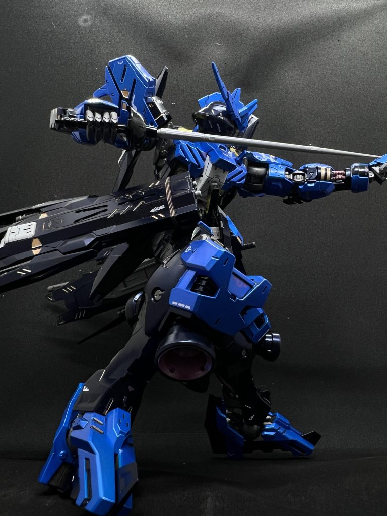 腕の一部だけゴールドで塗り分けそこまで労力いらない割にそれなりのワンポイントにはなったかな