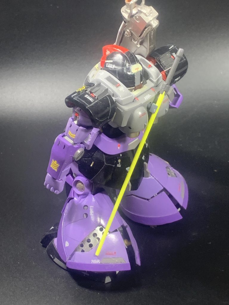 ドムの機動力を支える熱核ジェットエンジン。かなりの熱がこもってしまうのではないか?と考えた結果、放熱を考えてこういうデザインにしてみました。