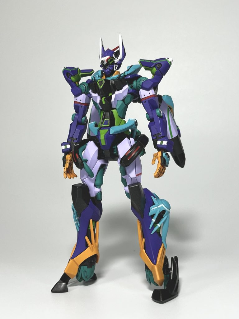 イージーペインター使用箇所は本体薄紫です。缶スプレーにもない色だったので、ガイアノーツのラベンダー80%、アルティメットホワイト20%で調色し薄め液で1:1に薄めてからイージーペインターで塗装しました。成形色よりも濃いめになっています。