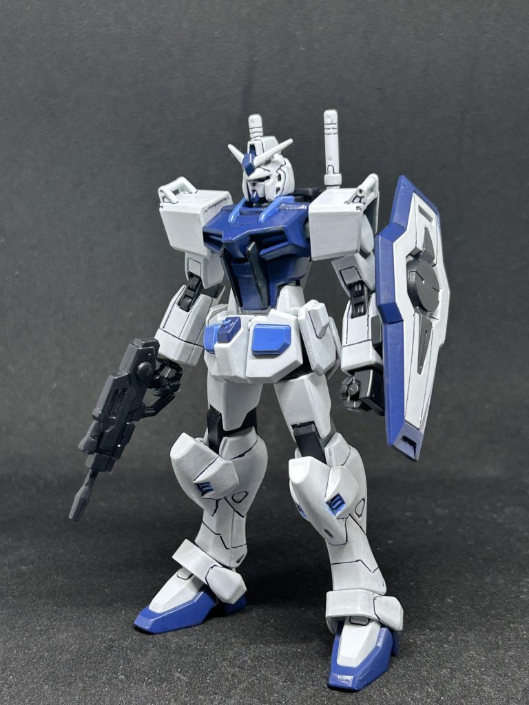 Oガンダムをベースに胴体をストライク、腕を陸戦型ガンダム、膝をいつものラーガンダムにしております。