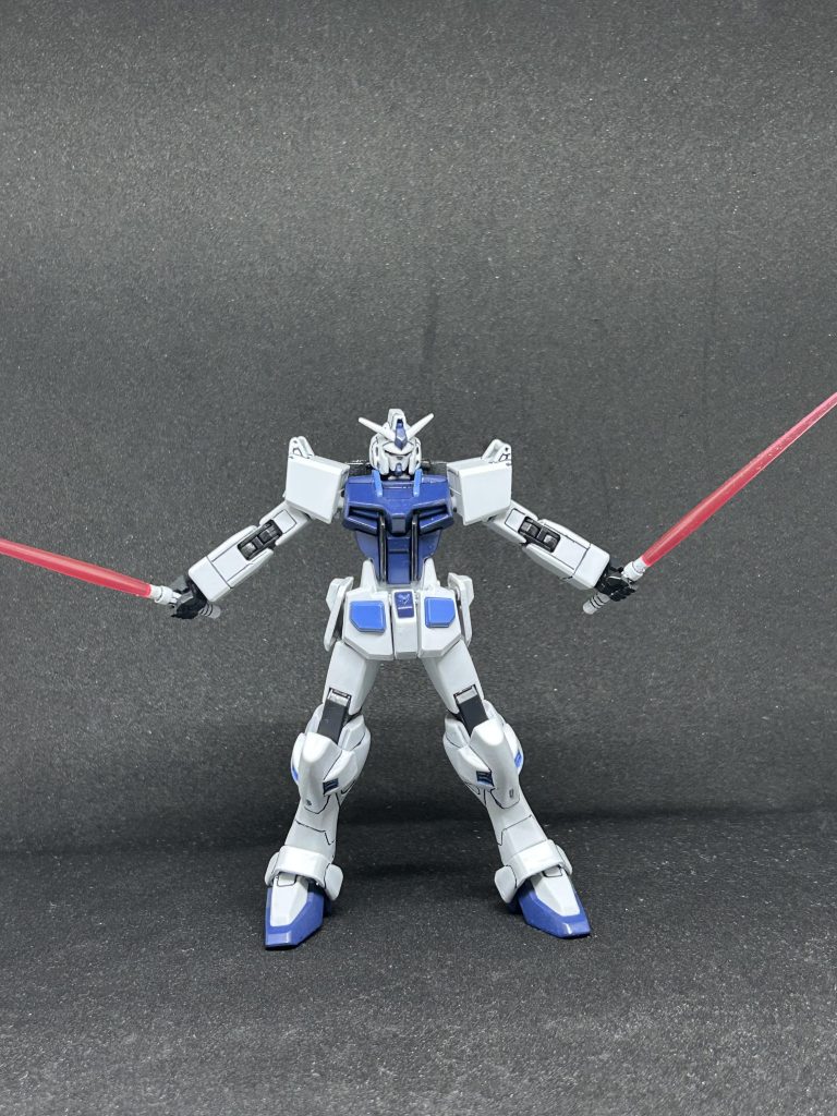 ククルスドアンのガンダムの構え、あれは心奪われますね。