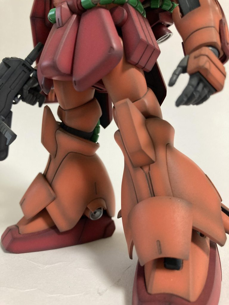 スラスター類はアクセントにシルバーで塗装しました