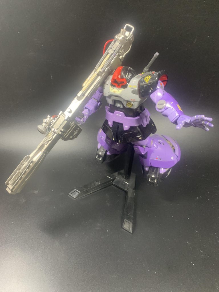 リックドムは後半かなりのやられメカでしたがザクとは違う重厚感が好きです。