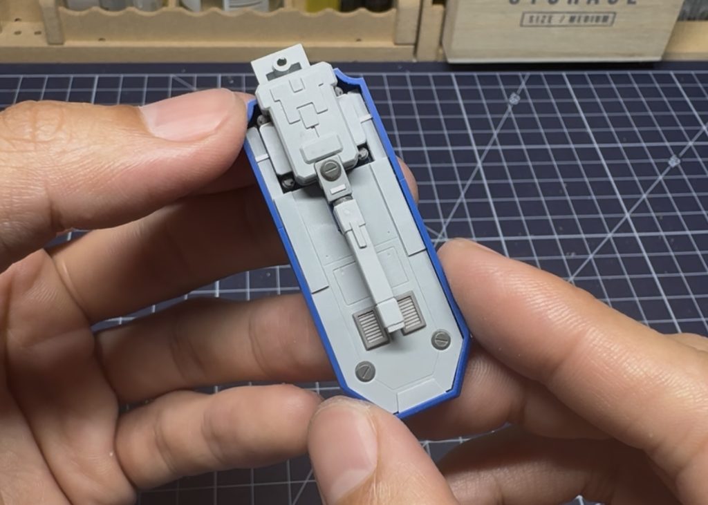 シールドの裏打ちと自作のサーベルラックシンプルなデザインで纏められたかなと自分では思っています😊