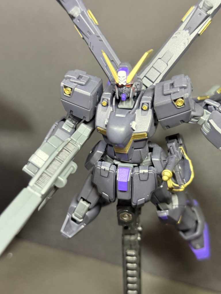 パープルとゴールド部分は塗装しました