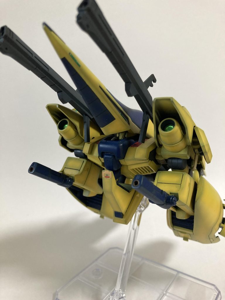 実体弾とビームをガンガン撃ってくるイメージ