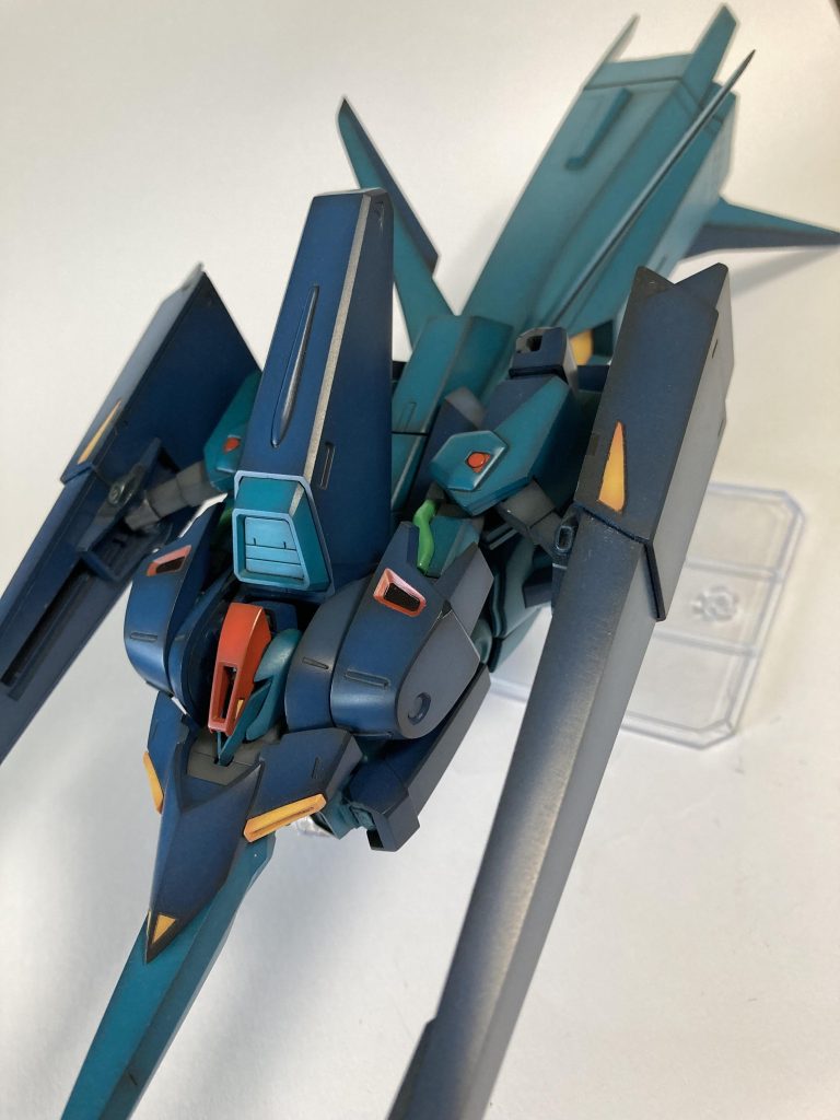 追加ブースター装着棚にはこの形態で飾っています(めっちゃ場所とる…)