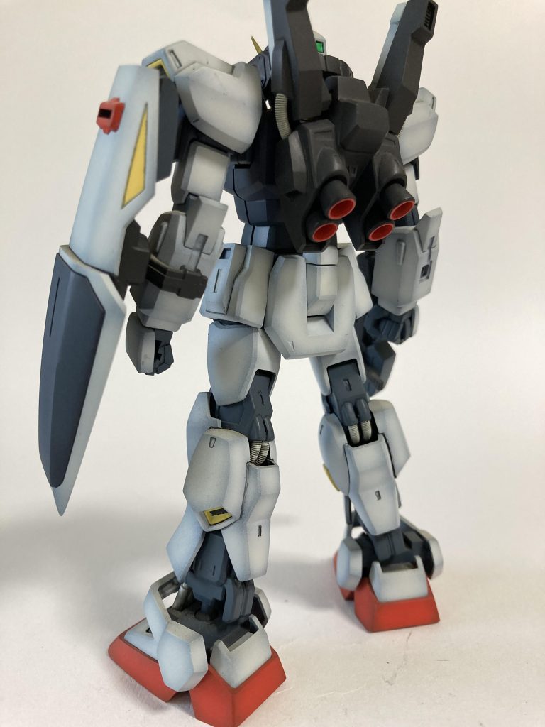 膝関節裏側はパイプをスプリングに交換