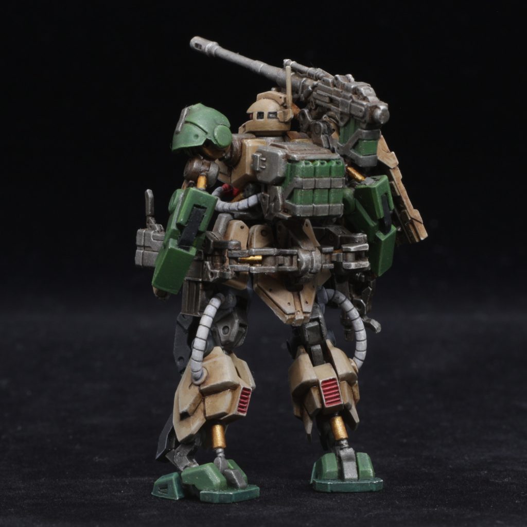 ガンダムアーティファクトは後姿がカッコいい！スケール感を損なわずに汚しを入れるのは難しいですねぇ…。