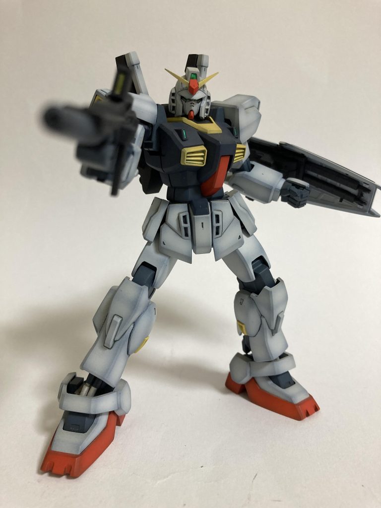 頑張ってアクションポーズ