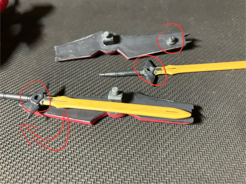 シールドと剣の接続を3mm軸接続に劇中の様に剣を回転して展開できます