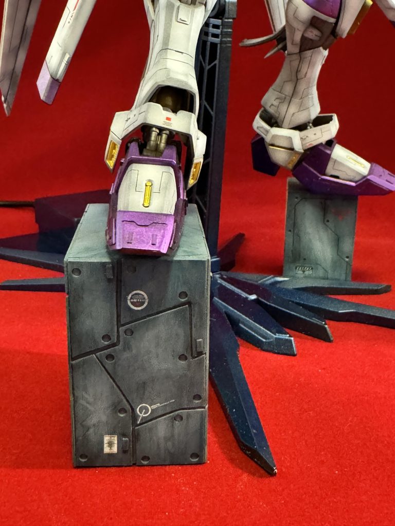 足元はブロックでかさ揚げ