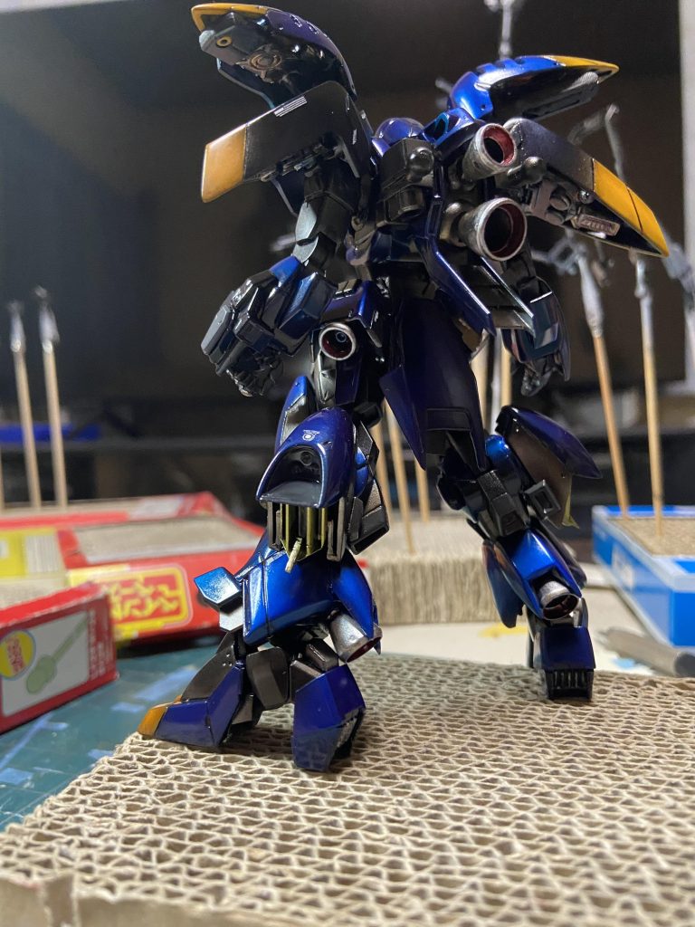 作品名：完成！までもう少し<p>長々と作ってたゾロアット。 あとは蛇足の武器を作ってフィニッシュです。 暑い時期の塗装は地獄ですね。裸で塗装してましたよ😭</p>