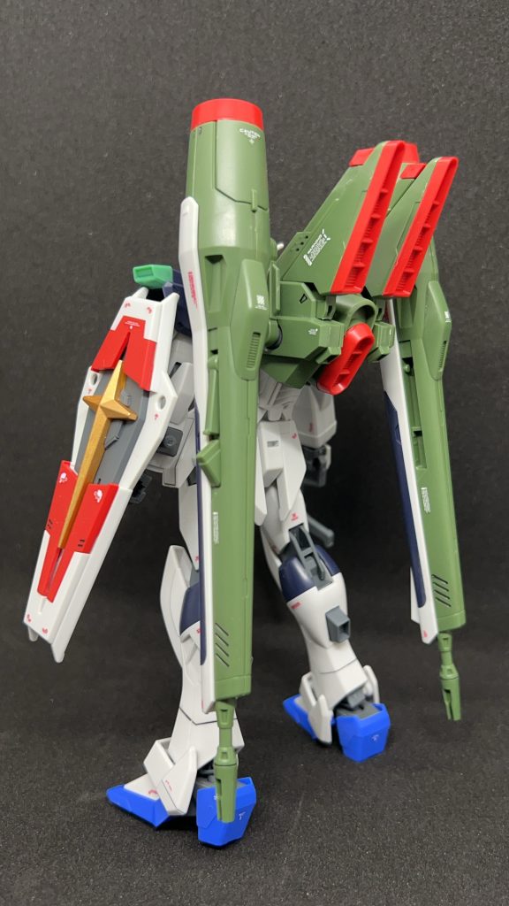 ブラストシルエットは存在感あります。