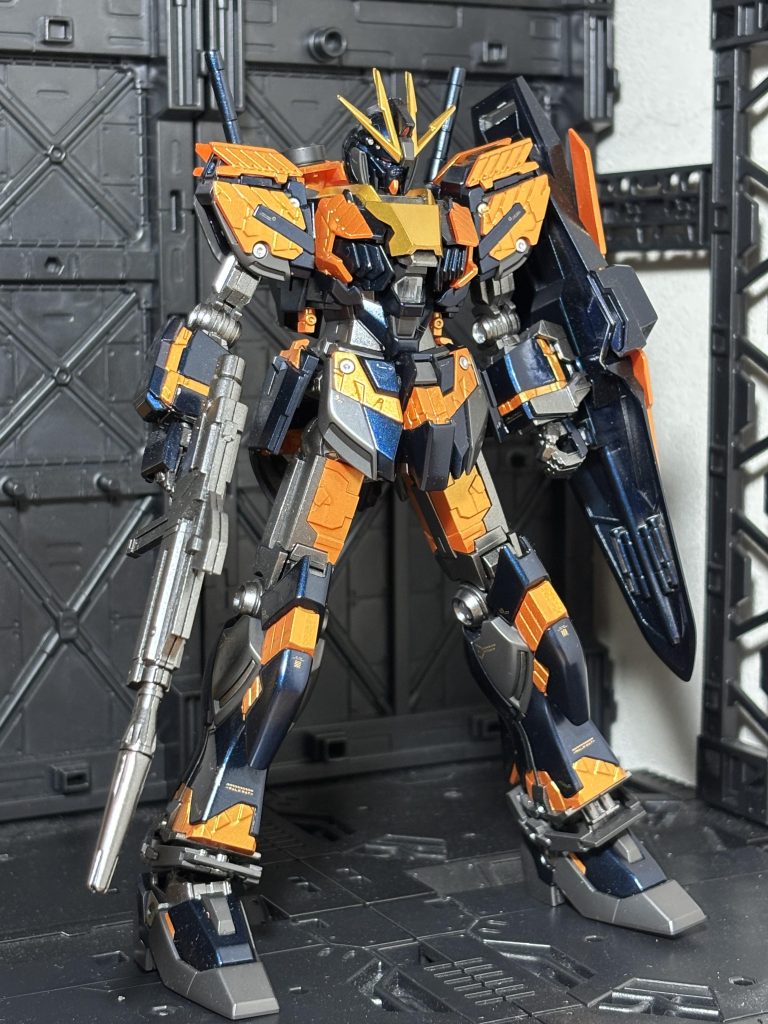 昔テレビでNTが再放送されてた時に運良く買えたナラティブをバンシィみたいな色に塗装しました