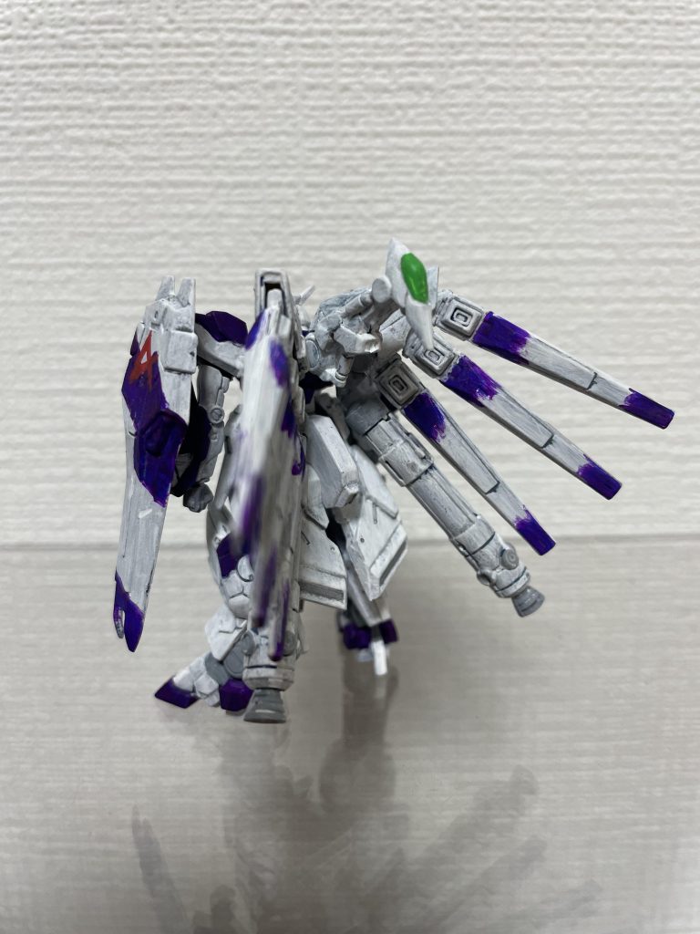 塗料自体はなかなか面白いと思いましたが、定着しないのか、すぐ剥がれます。