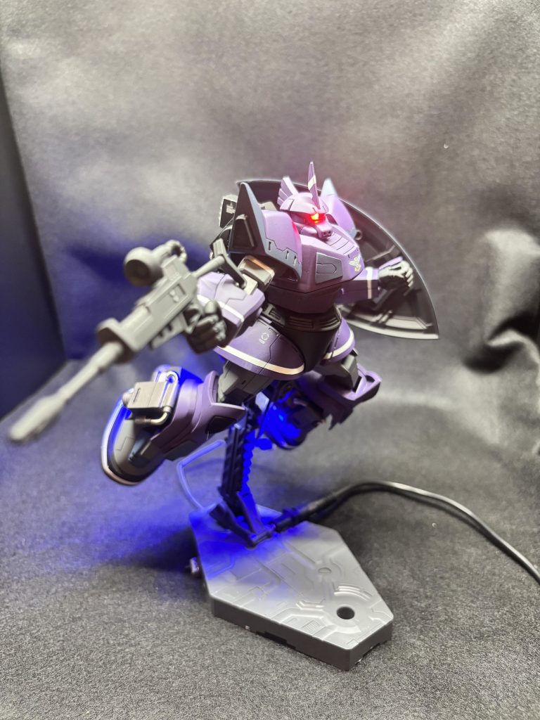 バーニアは17個LED点灯。モノアイのみ赤色LEDです。