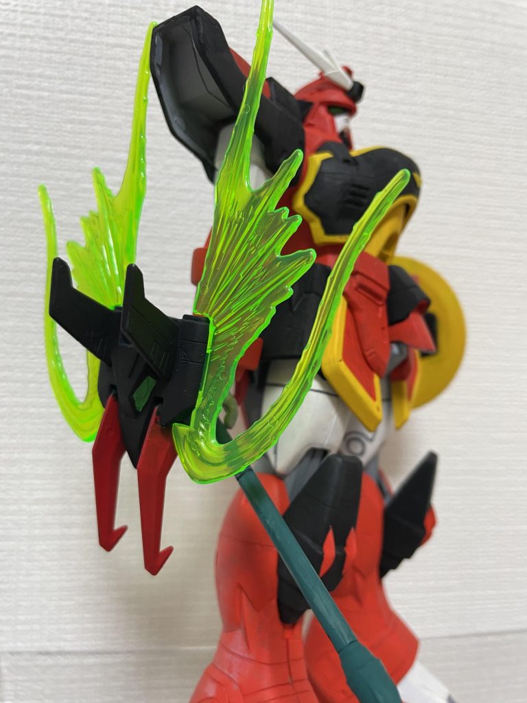 今回のシェンロンでは塗装剥がれが目立ちました。制作中に何度もリペイントで疲れました。その為、塗装面がめちゃくちゃになった。