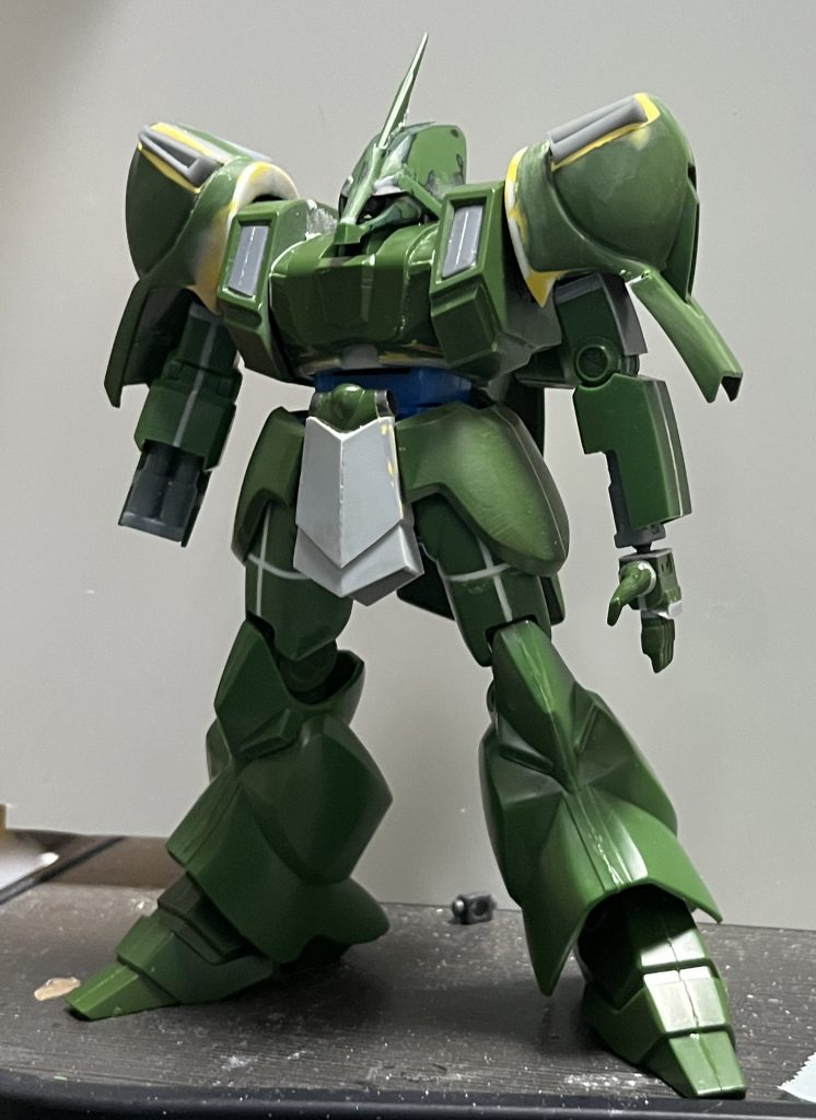 1回目全身像です。ここらはフロントアーマー作り直し、サイドアーマーの先端のシャープ化を行っています。