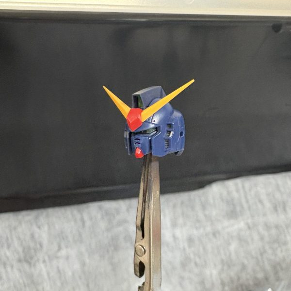 ご無沙汰しております🙂猛暑の中ギリギリ生きてます（笑）細々と模活しておりました。直近はミリタリーのジオラマ作っていたのでガンプラ久しぶりでお手柔らかにお願いします🙏今はRGの mark IIをテスト機仕様で作ってます🙂　とりあえずフレームから完成させた所です。メッシュパイプ取り付けを加工、スプリングに置き換え　非分解の足首のシリンダーを分解加工顔の整形（鼻の下を短く、口を奥まらせて、顎を削って、ヘルメットの顎ガードを薄くした感じです）　　　写真左加工前・右加工後ですまだ外装の加工が残ってますが、ずっと工作してると飽きるので途中でフレーム塗装も同時にやってました😁またまた牛歩で進めますが、次回も見て頂けたら幸いです😊（1枚目）