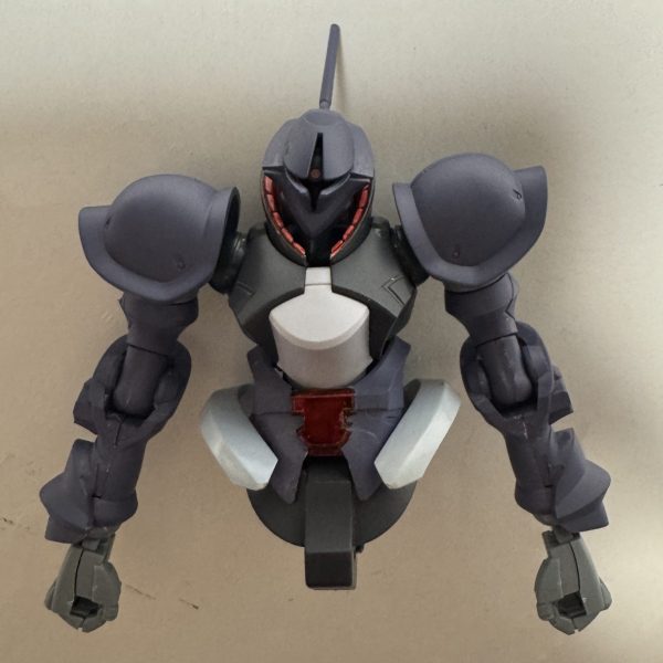 量産型の色合いがとても良く、作りたいと思い立ったので、エアブラシでランナー塗装しました。なかなか時間が取れないので途中経過ですが‥。