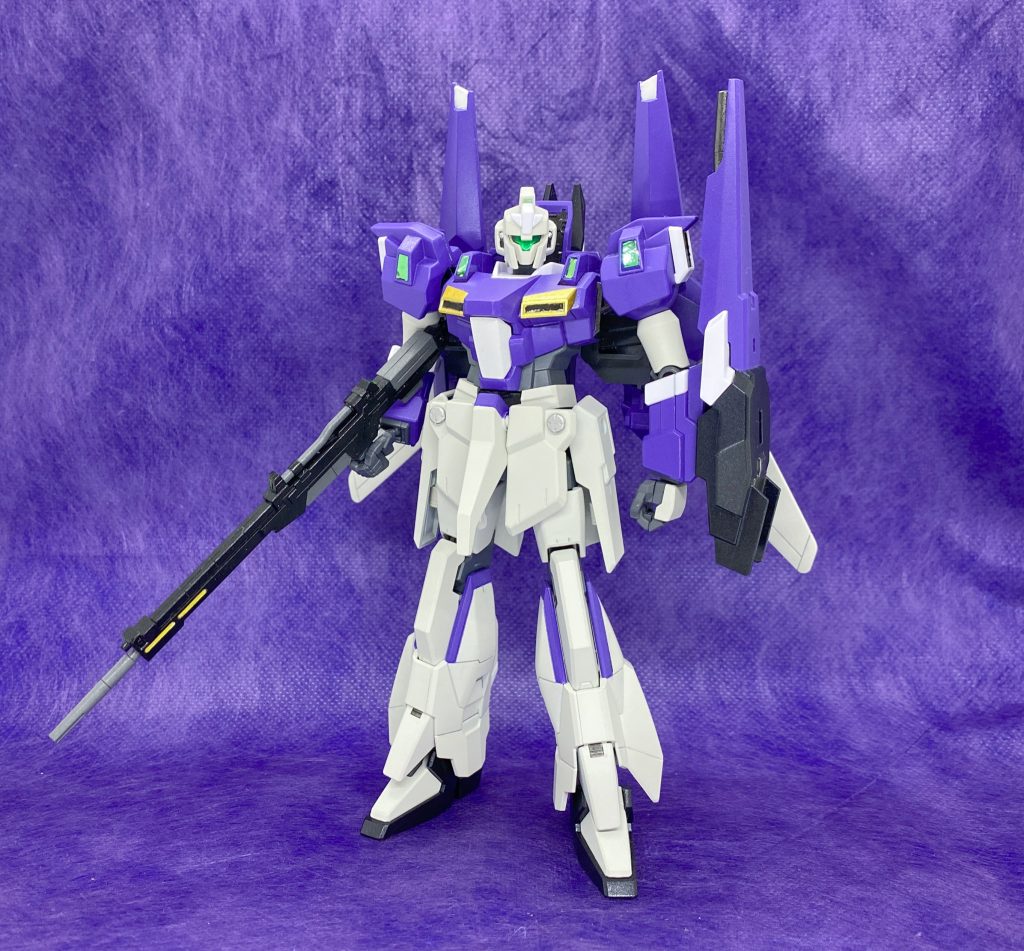 ベースはリゼル C型ですが下半身は丸っとライトニングガンダムから貰ってきました。宇宙世紀に存在しないZ系列機で、程よく角ばったデザインがリゼルの上半身にマッチしていて気に入っています。