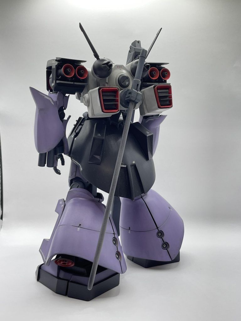 正面と背面のイラストしか無かったので、肩のラインに苦戦しました。