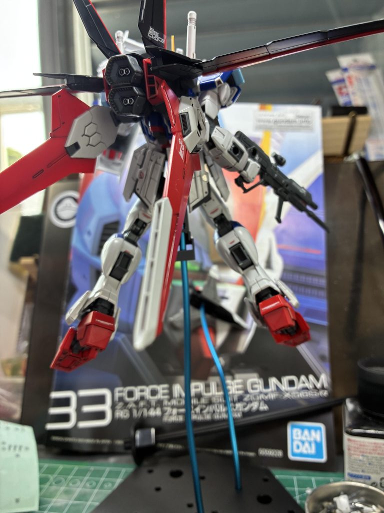 今回は、スミ入れとシールのみで仕上げました。シール貼るの苦手なんです。あぁ、曲がった。まぁ、いいか。が、何回あったのやら。笑毎回だったかもしらん。