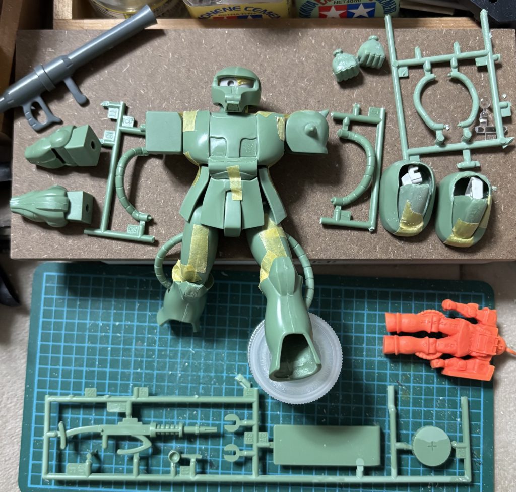 素組みの関節拡張仕上げてからのデザインラインの変更と仕上げの塗装が待ってますし　（関節拡張までは仕上げると）