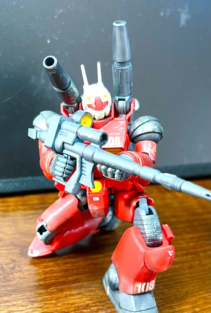 7/10 製作 HG ガンキャノン機動戦士ガンダムを視聴していくに当たって私はジオン軍の他にカイ・シデンの男らしさにも惹かれました。その結果がこのガンキャノンです。カイさんの乗るガンキャノンは表情豊かで面白いと思ってます。