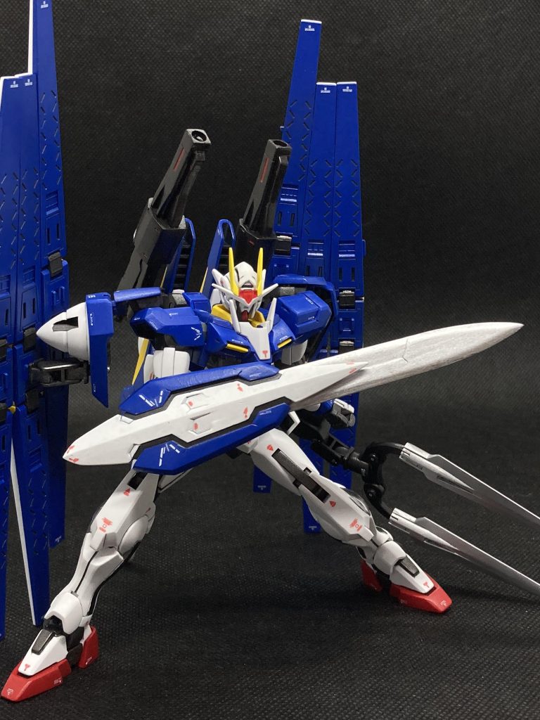 ソードは、エクシアリペアの余剰パーツ