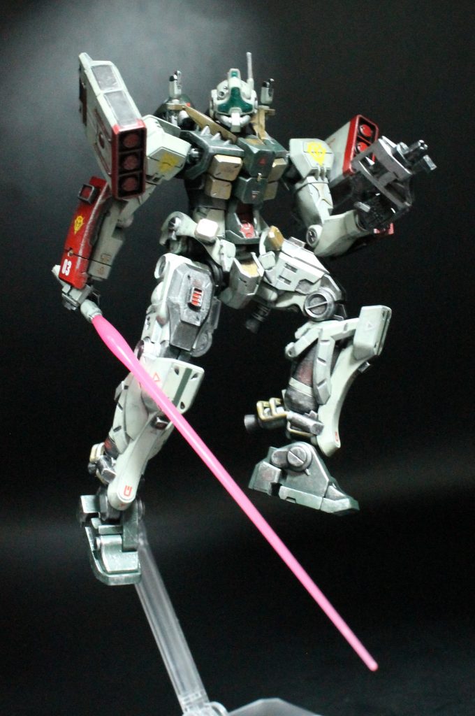 というわけでジムIII風ゲルググ、ゲルググIIIでした。ジムIIIならもっとマッシブにしたいよな…でもジークアクスのゲルググってそういう機体じゃないよな…みたいな悩みを常に抱えながら制作していました。結局中途半端な感じになってしまいましたが、個人的には結構気に入っています。これからもどんどん改造して、綺麗に違和感のない作品を目指していきたいところ。それではご観覧ありがとうございました。