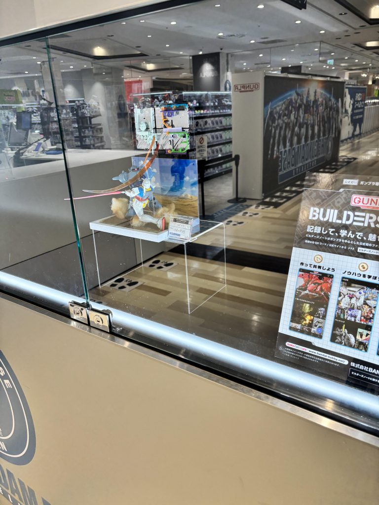 僕のホームはガンダムベース仙台なんですが、なんと一番手で良い場所に陣取らせてもらいました😆