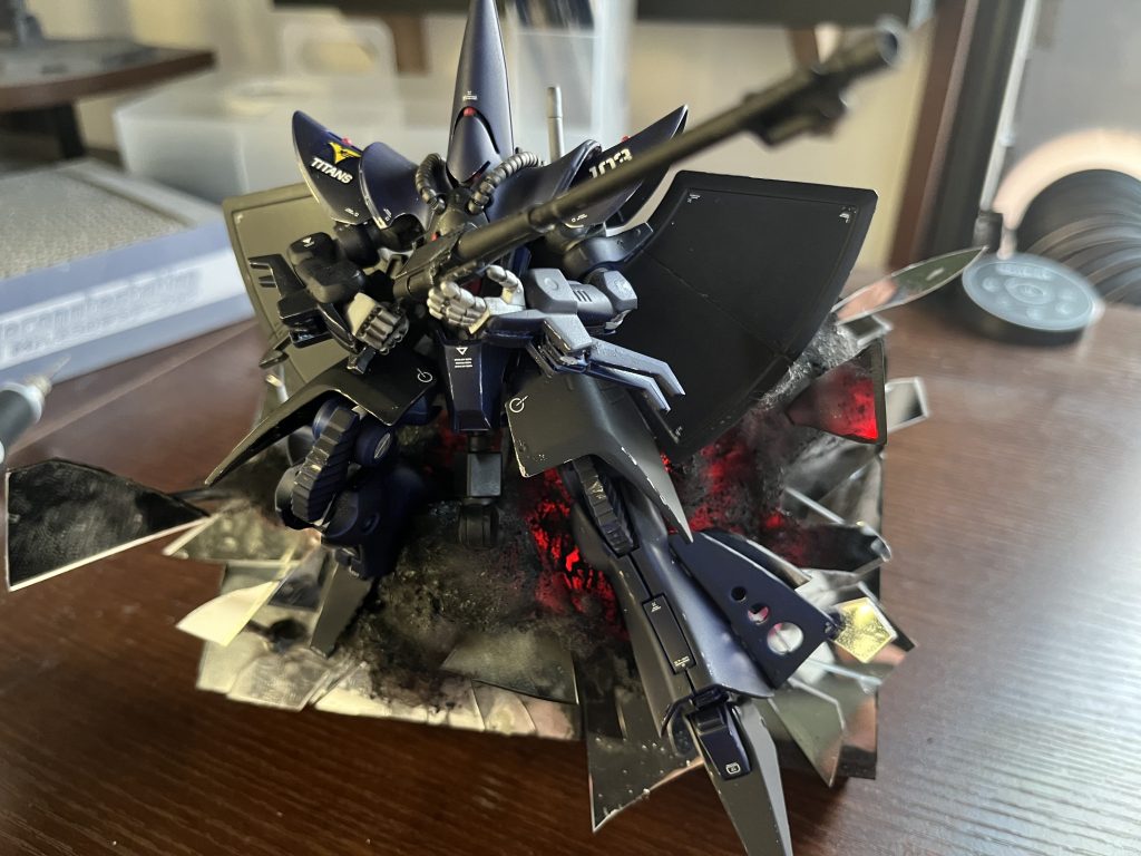 さて、今回実は1番大好きなハンブラビを製作しました。私としては色々慣れてからかっこよく作りたかったので満を持しての作品です。なにぶん塗装がかっこよく仕上がってとても満足して嬉しいものとなりました！✨️ しばらくはZガンダム作品のMA、MSを作るつもりで、次回はマラサイの予定ですまた観ていってもらえると嬉しいです👋