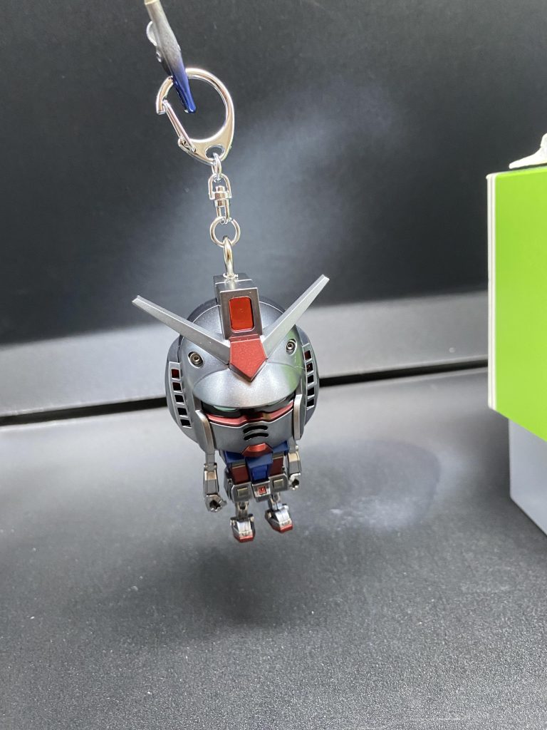 完成したものの、絶賛夏休み中ですので、今しばらくは友達の反応は見れないものの、嬉しそうに付けてましたので良しとします。