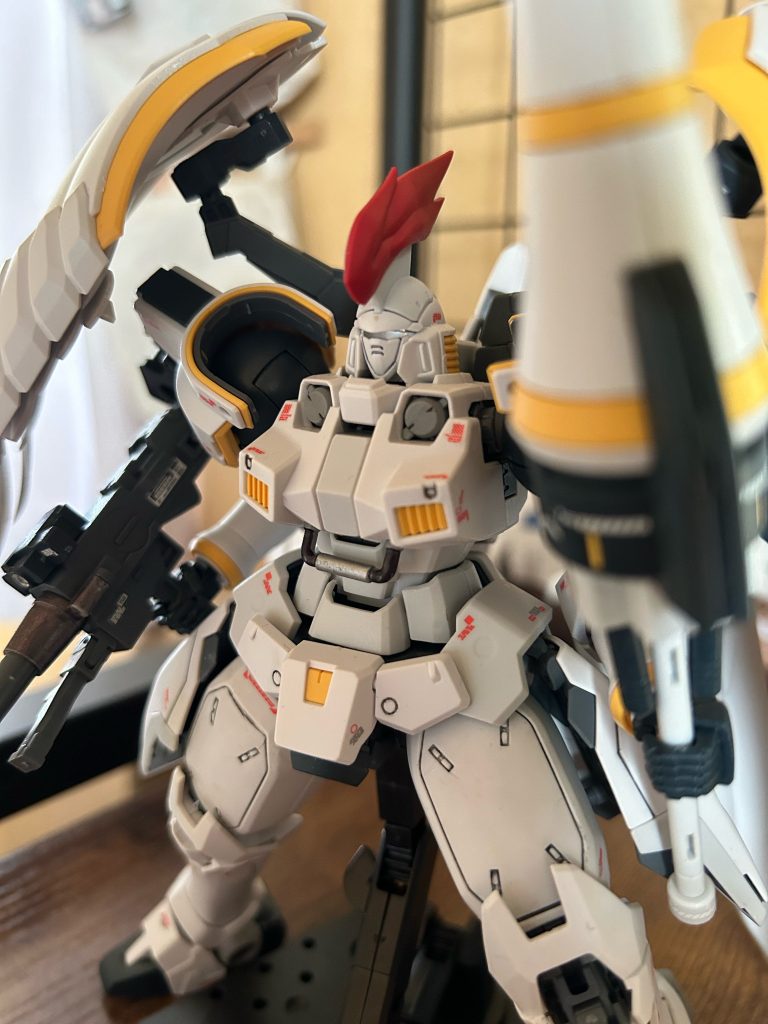 接近戦の装備は「テンペスト」がお気に入りです。無骨でありながら騎士を思わせるシルエットのトールギスには、オクスタンタイプの槍が似合うかなあと。