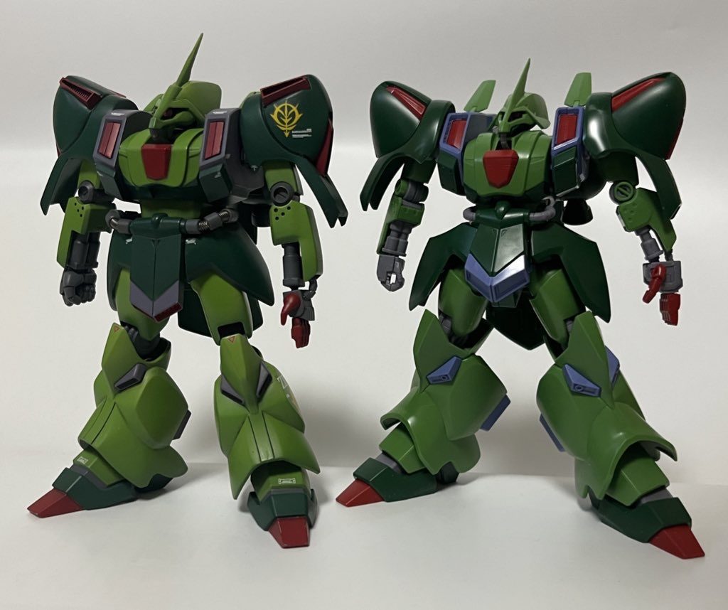 HGとの比較です。HGは素組で誰でもこのカッコよさを出せるので多分何らかの法に触れていると思いますが、逆に昔のZZ系のHGと並べると浮くので今回の旧キットは良い塩梅になったのではないかと思っています。