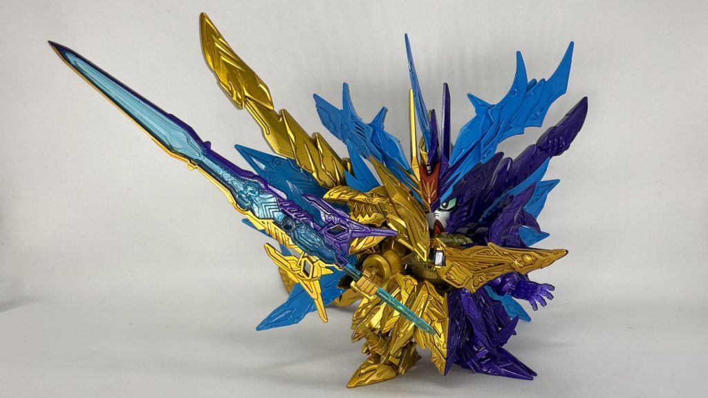 武装は、アーサーガンダムのものを拝借しています。ファイナルフォーミュラーということで二刀流にしたかったのですが、一本しかなかったため、2本を合体させたイメージのカラーリングにしてみました。いつもの通り、瞳は塗装しています。(ほんのりグラデーション)