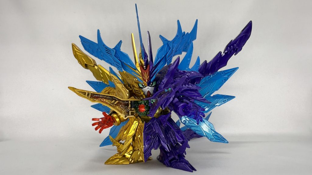 メガポジトロンクラッシュ。開口部の内部は、100均のラメパウダー+UVレジンで装飾しています。