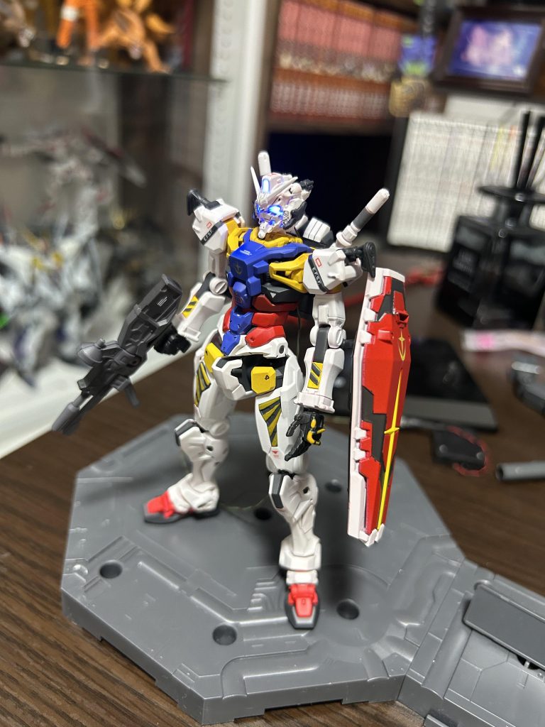 ただ塗装するだけだと味気ないのでLED仕込んで光らせました！ 