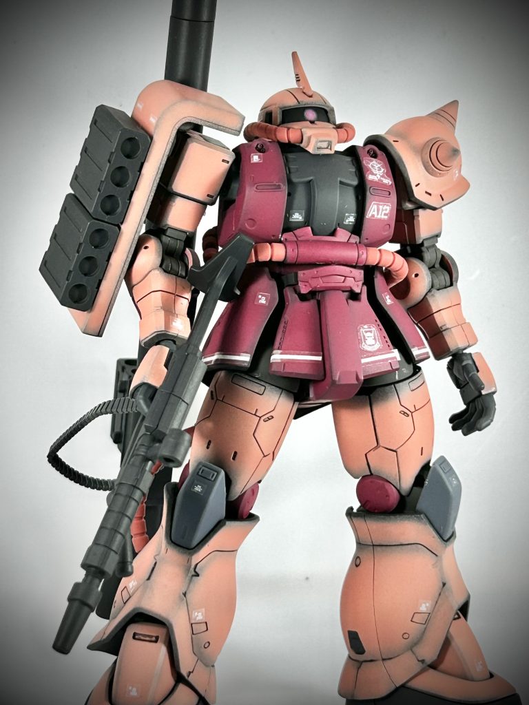 合わせ目処理は肩アーマーとバズーカのみです(スパイク部は消えてませんが)😝