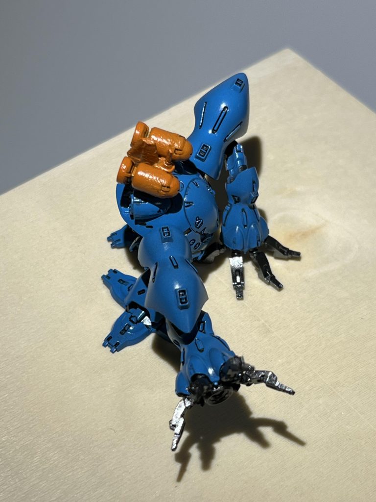 オレンジ部分は塗装に一度失敗してしまったのでシンナーに漬けたら少し溶けて表面が荒れましたm(_ _)m