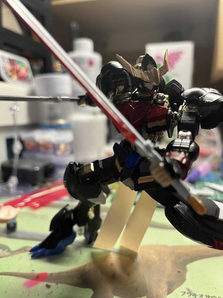 機体名の元はガンダムフレームの元ネタのソロモン72柱を従えたというソロモン王で カラーリングは某未来を取り戻す物語のソロモンを少しだけ参考にしました。