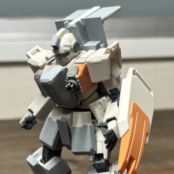 ジムにこんなに大きな収納スペースが、これで夢詰め込める。というわけで陸ジムリバイブ二宮金次郎スタイルにします。とりあえず全体像が掴めたので、ディティール追加しながら武装入れていきますかねー。（1枚目）