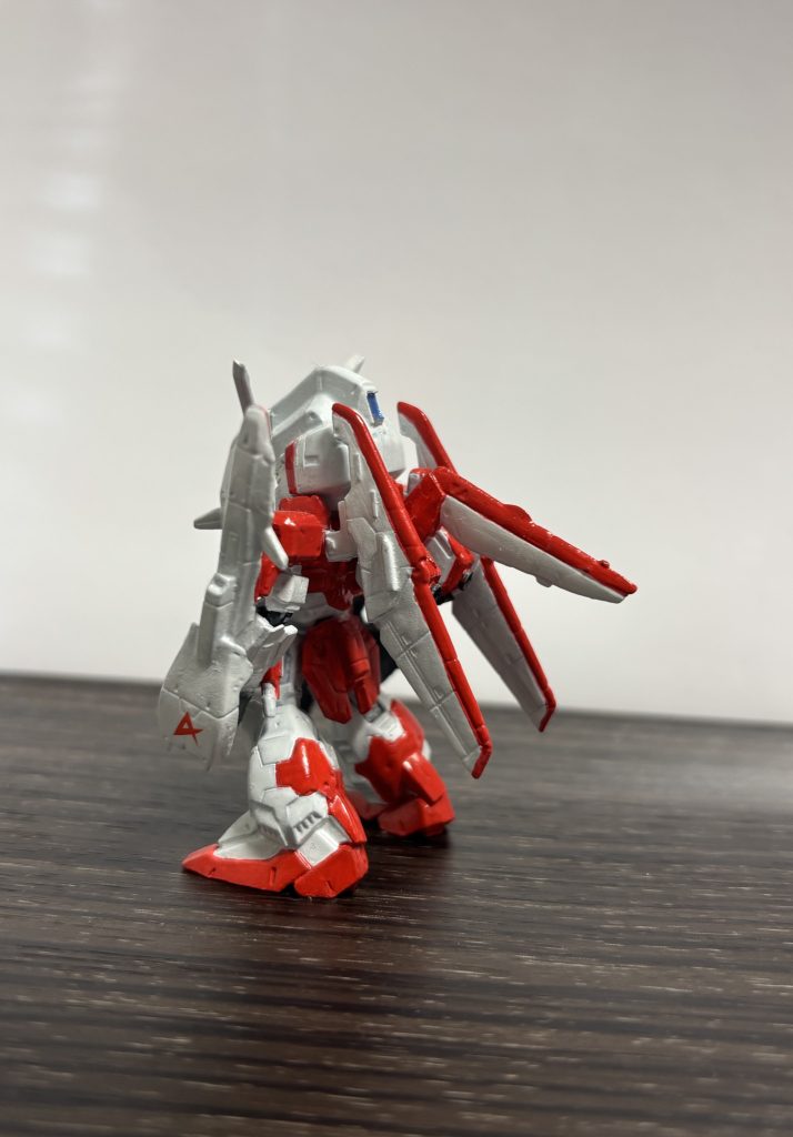 出来はともかく、ギリギリの境界線を塗ってる時が一番楽しい！老眼との戦い。いつまで楽しめるのか…