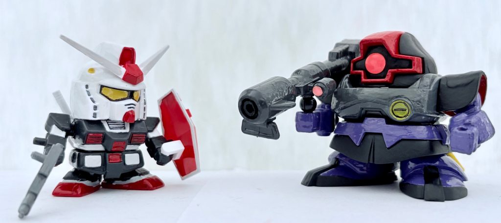 BB戦士のガンダムと比較。これぞ重モビルスーツなスタイルがいい。